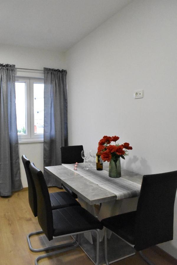 Apartmani Skorpion Kaštela Екстериор снимка