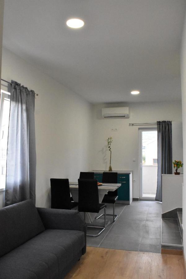 Apartmani Skorpion Kaštela Екстериор снимка