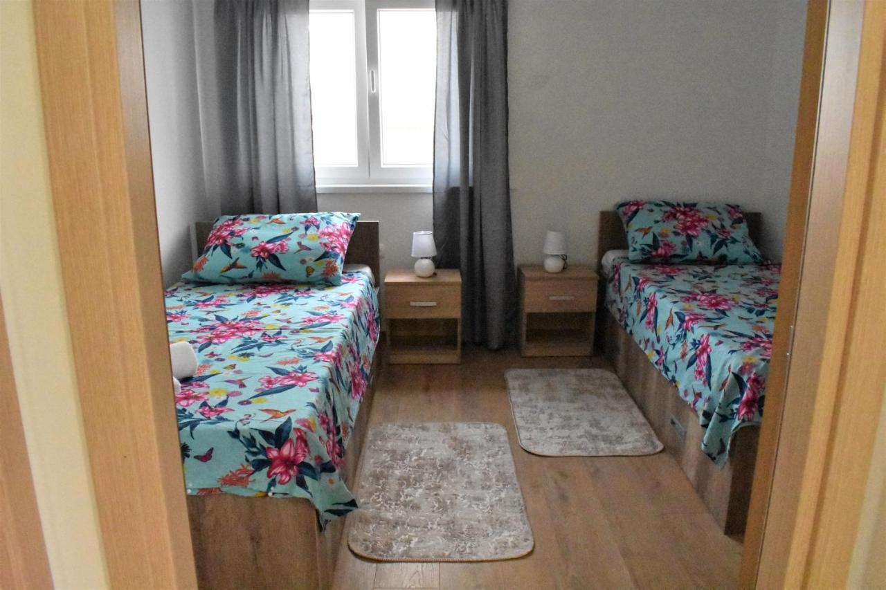 Apartmani Skorpion Kaštela Екстериор снимка